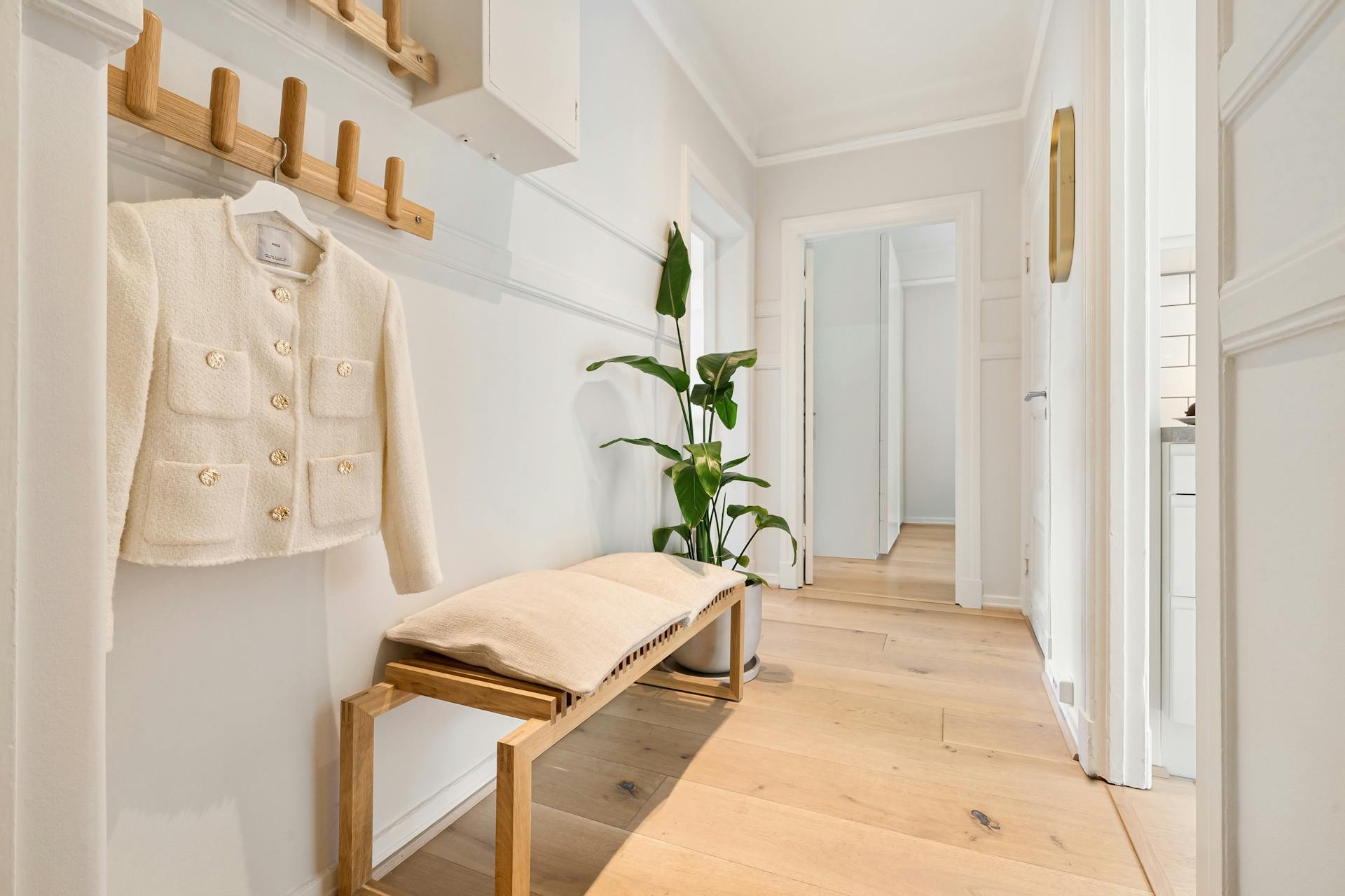 No More Clutter: Smart Storage Solutions for Your Entryway
